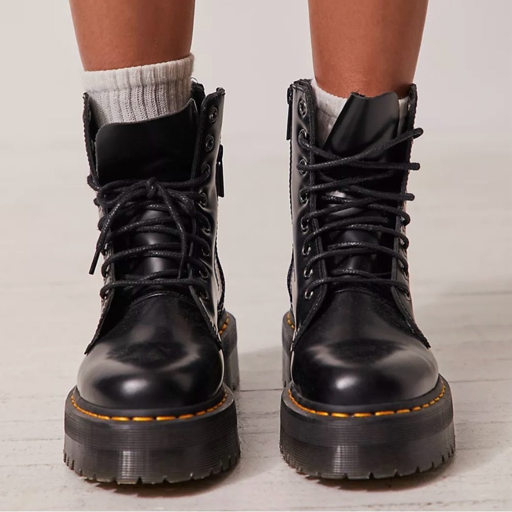 DR. MARTENS | Jadon Platform Smooth Leather Boot Black Size 8